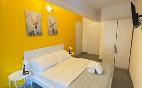 Alexandra Apartment